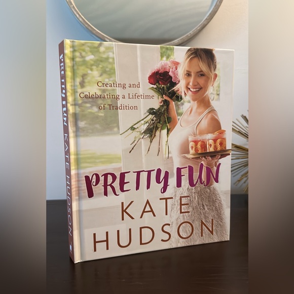 Pretty Fun // Kate Hudson - Picture 1 of 1